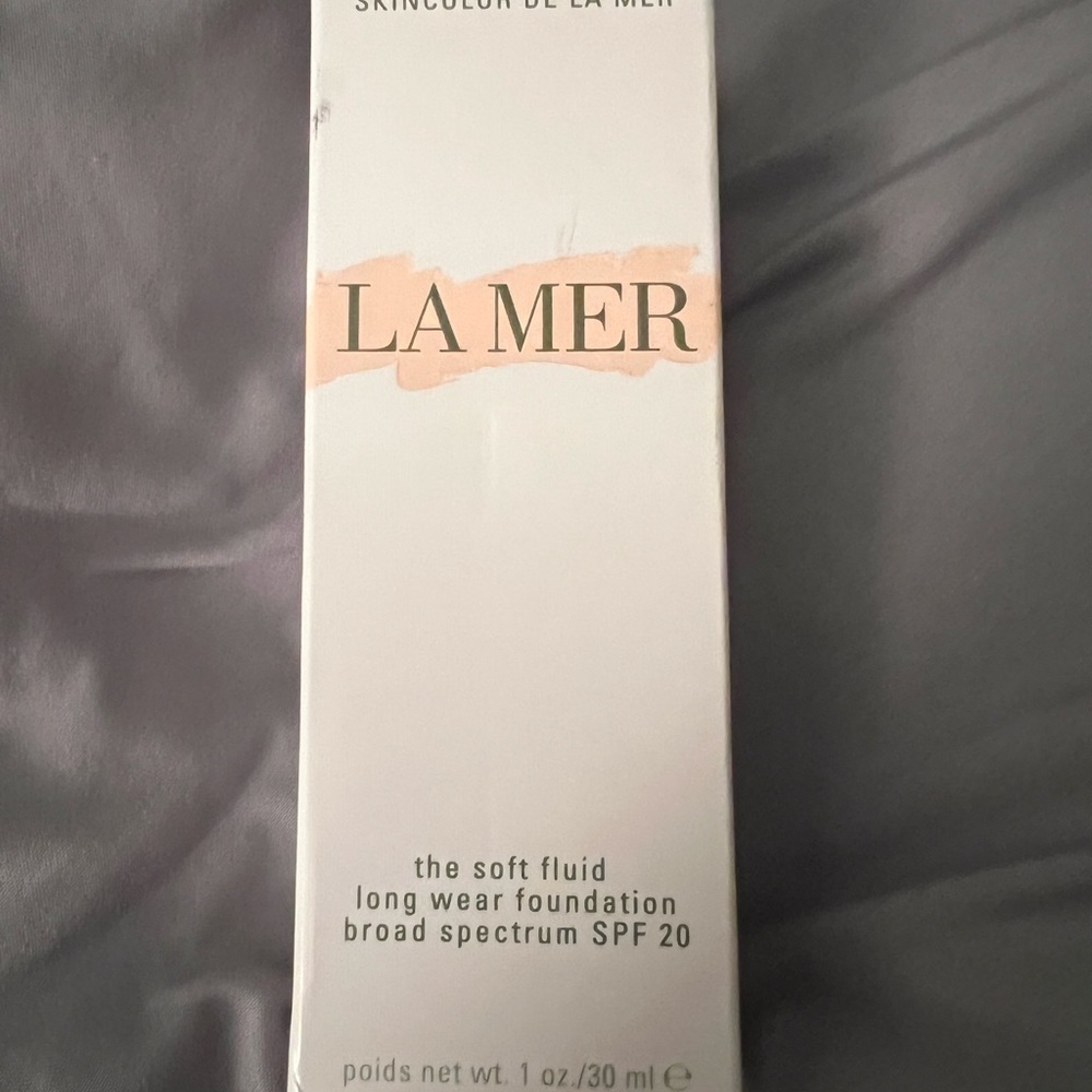 La Mer the soft fluid longwear foundation shade 150 Natural
